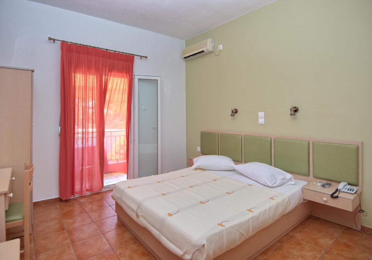 Kavos Hotel Patitiri  Exterior photo